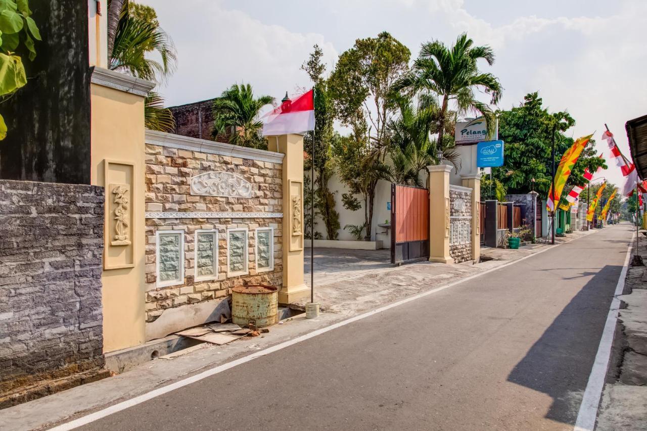 Oyo 3831 Pelangi Residence Syariah 수라카르타 외부 사진