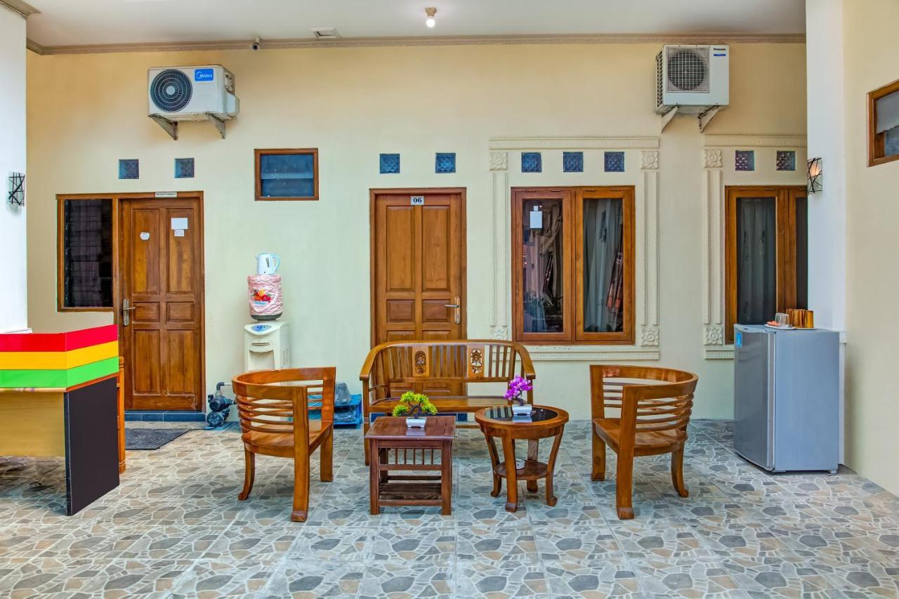 Oyo 3831 Pelangi Residence Syariah 수라카르타 외부 사진