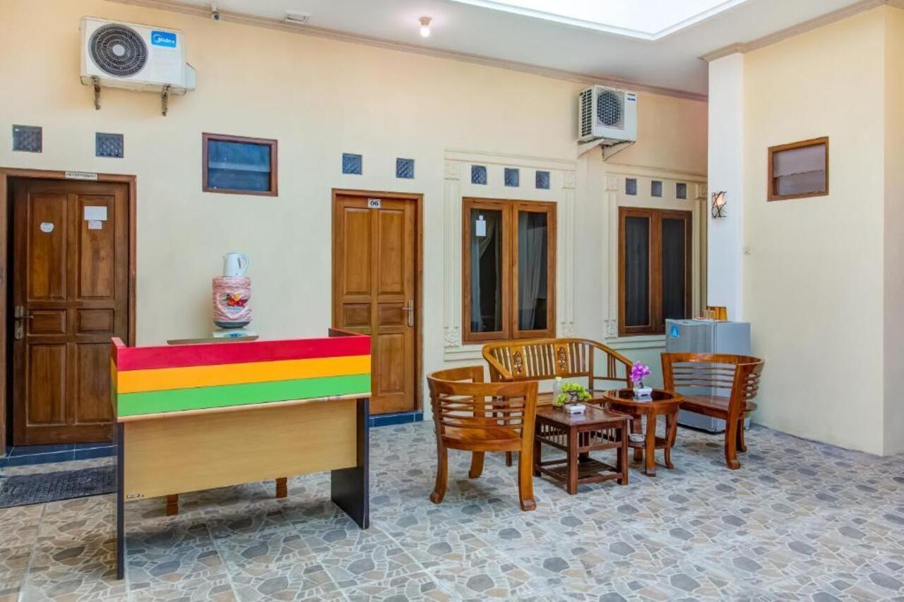 Oyo 3831 Pelangi Residence Syariah 수라카르타 외부 사진